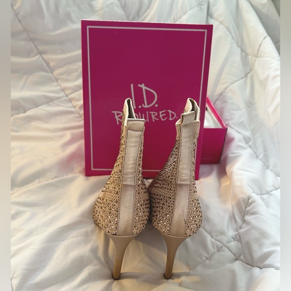 Sparkly Light Pink Heeled Booties! Size 8.5. - Picture 6 of 6
